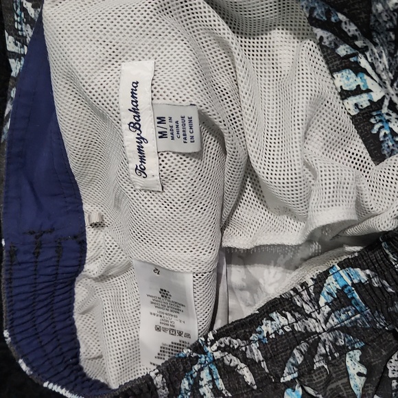 Tommy Bahama Mens swim trunks - Picture 2 of 3